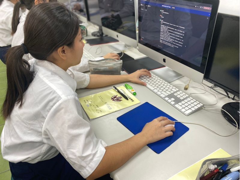 高英工商全新教學模式:生成式AI軟體融入課程 啟發學生自主學習 ChatGPT、Gemini、Adobe Firefly、Gamma 融入課程,提高學習效率 圖片來源:記者 高英工商全新教學模式:生成式AI軟體融入課程 啟發學生自主學習 ChatGPT、Gemini、Adobe Firefly、Gamma 融入課程,提高學習效率 圖片來源:記者