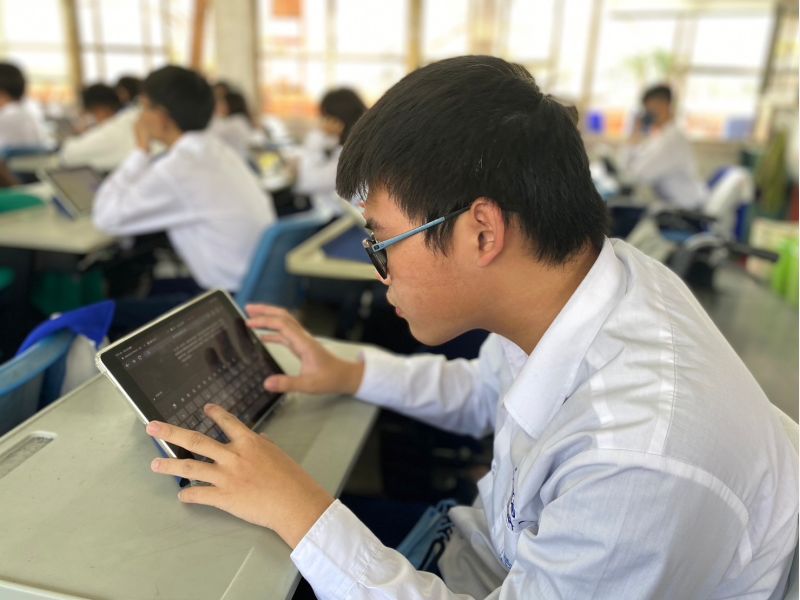 高英工商全新教學模式:生成式AI軟體融入課程 啟發學生自主學習 ChatGPT、Gemini、Adobe Firefly、Gamma 融入課程,提高學習效率 圖片來源:記者 高英工商全新教學模式:生成式AI軟體融入課程 啟發學生自主學習 ChatGPT、Gemini、Adobe Firefly、Gamma 融入課程,提高學習效率 圖片來源:記者