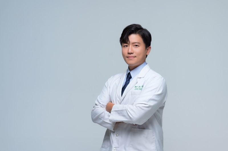 安南醫院婦產科醫師蔡士偉主任提醒,進行達文西機器手臂手術前,必須要有完善的醫病溝通。 安南醫院婦產科醫師蔡士偉主任提醒,進行達文西機器手臂手術前,必須要有完善的醫病溝通。