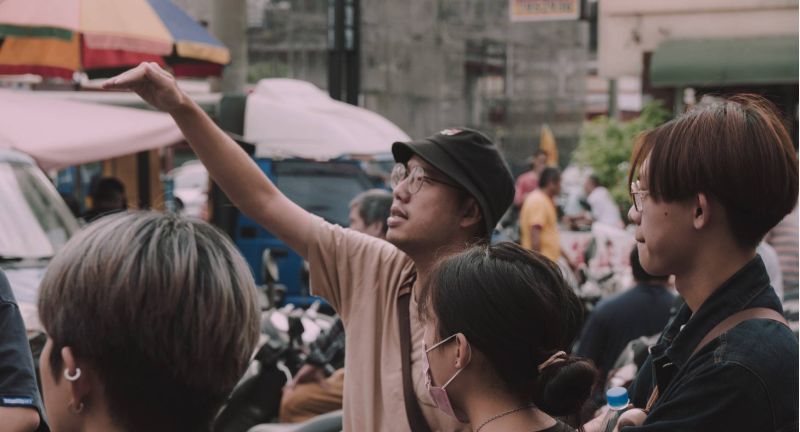 南臺科技大學USR「跨樂尬陣:南流西起共融藝起來」團隊學生聆聽在地人員導覽解說台灣第一香 南臺科技大學USR「跨樂尬陣:南流西起共融藝起來」團隊學生聆聽在地人員導覽解說台灣第一香