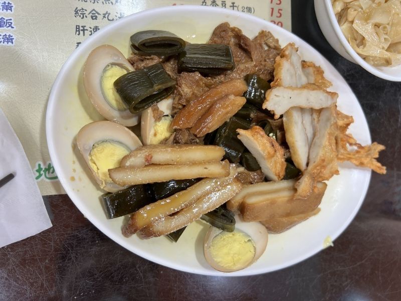 元味古早小吃滷味小菜 圖片來源:李大人吃遊記 元味古早小吃滷味小菜 圖片來源:李大人吃遊記
