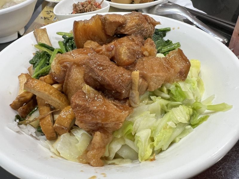 元味古早小吃Q彈腿庫飯 圖片來源:李大人吃遊記 元味古早小吃Q彈腿庫飯 圖片來源:李大人吃遊記