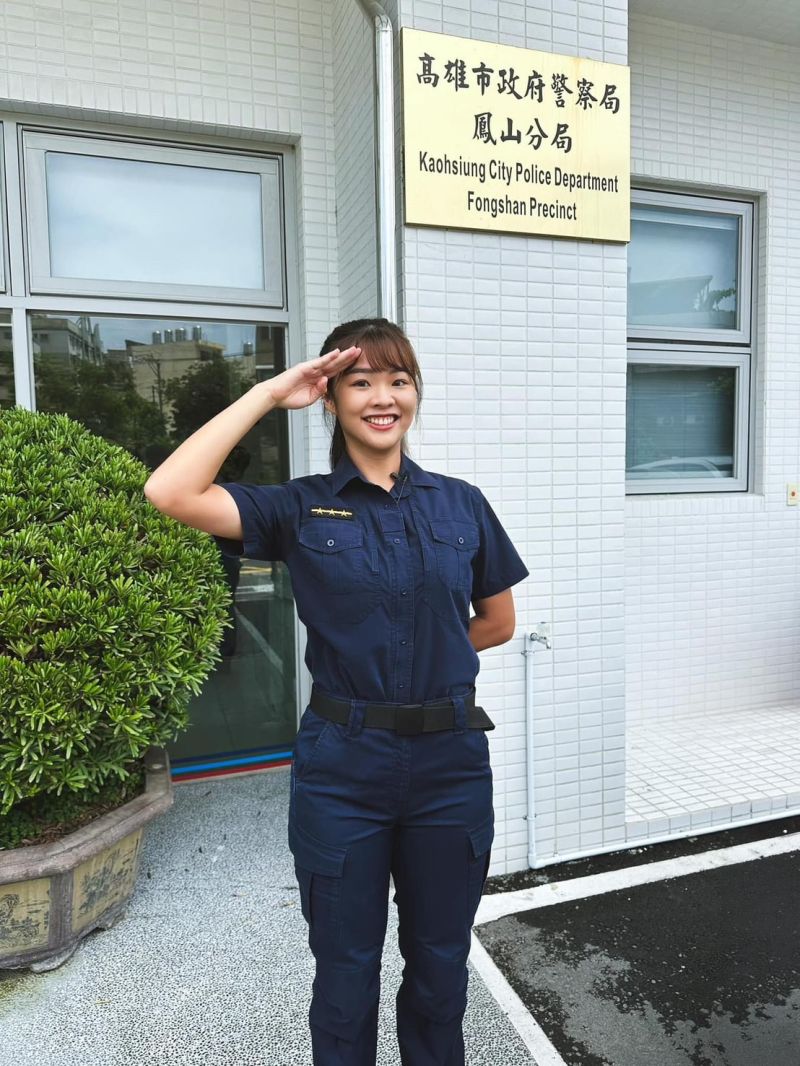 鳳警與自行車運動網紅伊娃Eva共同宣導反詐騙 教你辨識AI深偽詐騙  圖片來源：記者