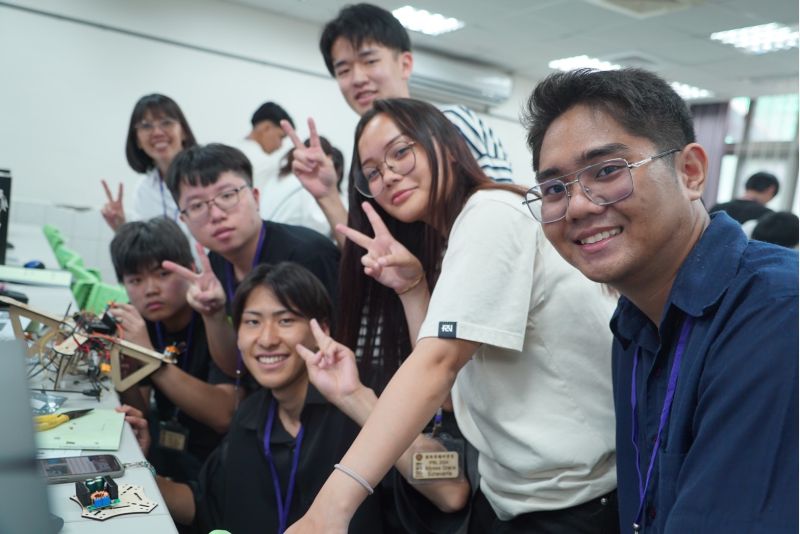 活動邀請日本大阪工業大學與菲律賓聖何塞大學(USJ-R)的師生,參與台日菲跨國校際合作之專題共學活動(圖/南臺科大提供) 活動邀請日本大阪工業大學與菲律賓聖何塞大學(USJ-R)的師生,參與台日菲跨國校際合作之專題共學活動(圖/南臺科大提供)