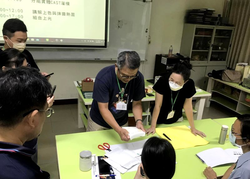 正修科大舉辦「秀 色不可餐──食品模型奧秘與實作」公 民營活動 圖片來源:記者 正修科大舉辦「秀 色不可餐──食品模型奧秘與實作」公 民營活動 圖片來源:記者