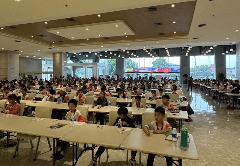 超過七百位各國選手於菲律賓應考現場 圖片來源:OMC中華國際奧林匹亞菁英協會 超過七百位各國選手於菲律賓應考現場 圖片來源:OMC中華國際奧林匹亞菁英協會