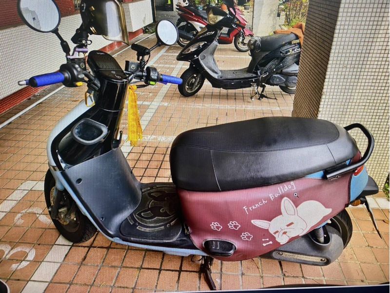 麻古茶坊貨車司機超車肇事逃逸 造成機車騎士受傷 鳳山警方監視器查獲將傳訊偵辦  圖片來源：記者