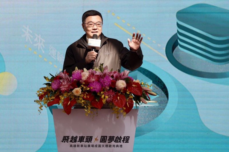 卓榮泰院長宣布高鐵延伸屏東線高雄方案,要求運用最新技術,降低施工過程中對市民生活、環境各項衝擊。 卓榮泰院長宣布高鐵延伸屏東線高雄方案,要求運用最新技術,降低施工過程中對市民生活、環境各項衝擊。