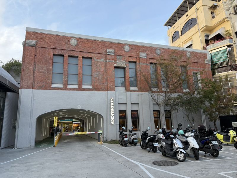 高雄市政府積極推動舊址鼓山魚市場域活化,辦理「鼓山魚市場整建活化計畫」,圖為改造後的樣貌。 高雄市政府積極推動舊址鼓山魚市場域活化,辦理「鼓山魚市場整建活化計畫」,圖為改造後的樣貌。