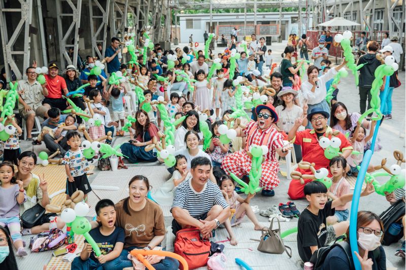 屏菸為兒童打造「南孩遊樂園」,有市集,表演及摺氣球. 屏菸為兒童打造「南孩遊樂園」,有市集,表演及摺氣球.