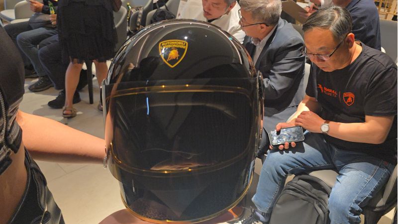 LEGO 樂高帽兼具未來感與收藏價值。  圖片來源：記者  林 清 雲  攝