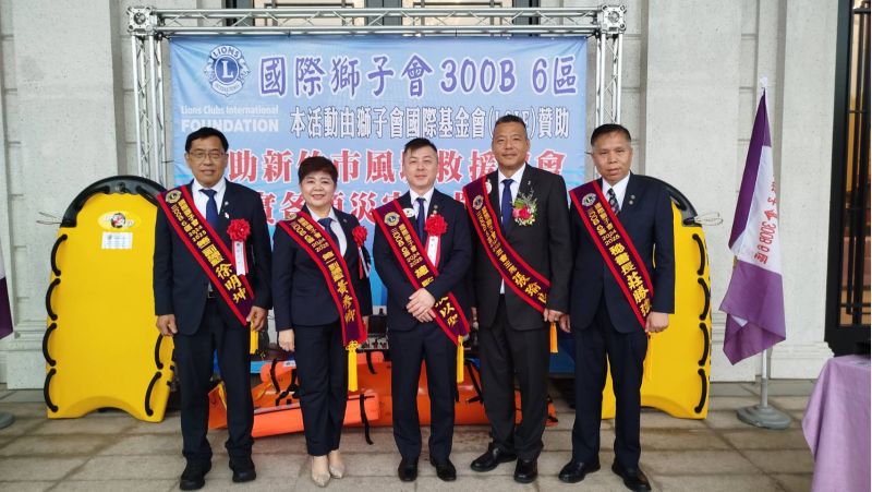 24-25年度總監張以聖(中)完成階段任務,25-26年度總監當選黃秀卿(左2)即將接下重擔。 24-25年度總監張以聖(中)完成階段任務,25-26年度總監當選黃秀卿(左2)即將接下重擔。