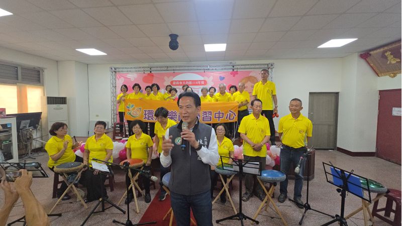 深情頌母恩 大內區母親節表揚活動溫馨登場立法委員林俊憲致詞 圖片來源:記者 林 清 雲 攝 深情頌母恩 大內區母親節表揚活動溫馨登場立法委員林俊憲致詞 圖片來源:記者 林 清 雲 攝