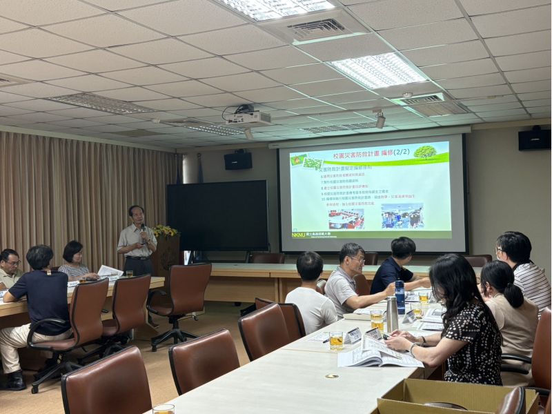 圖3.校安中心鄂執行長實施災害防救與校園安執行成效簡報 圖3.校安中心鄂執行長實施災害防救與校園安執行成效簡報