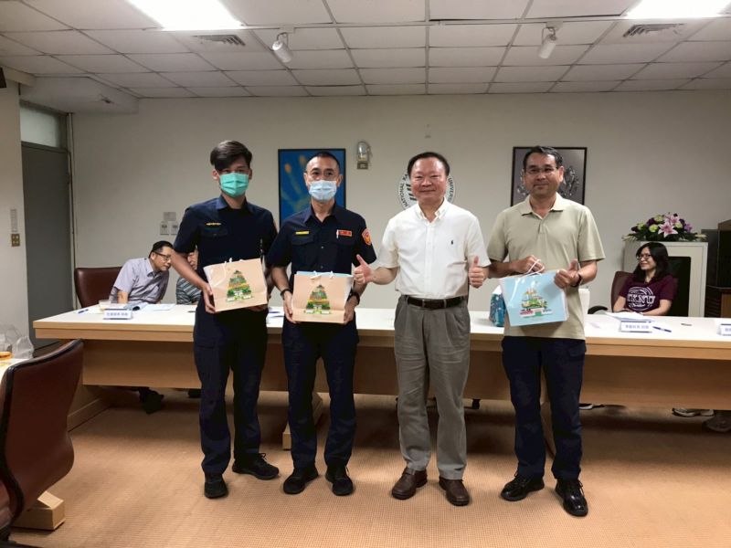 圖5.王校長特別感謝凱旋所丁所長及深水所郭副所長出席與安全提醒 圖5.王校長特別感謝凱旋所丁所長及深水所郭副所長出席與安全提醒