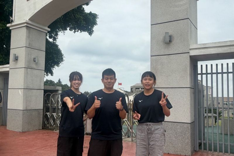 南大許柏仁率領兩位師資生李宜庭與黃采玟,前往馬祖參與「第二屆連江縣融合適應體育運動會」 南大許柏仁率領兩位師資生李宜庭與黃采玟,前往馬祖參與「第二屆連江縣融合適應體育運動會」