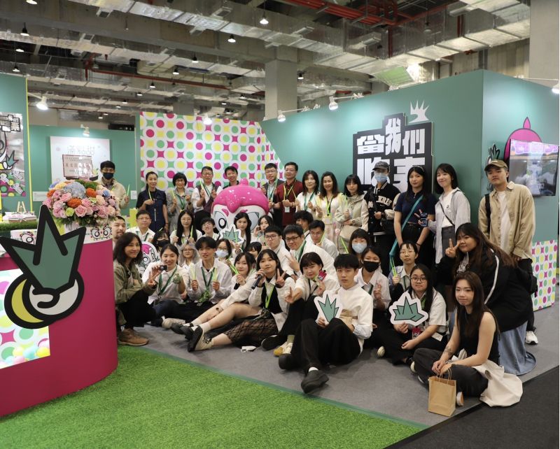 玄奘大學視傳系於2025新一代設計展中呈現學習成果，並入圍獎項。  圖片來源：玄奘大學