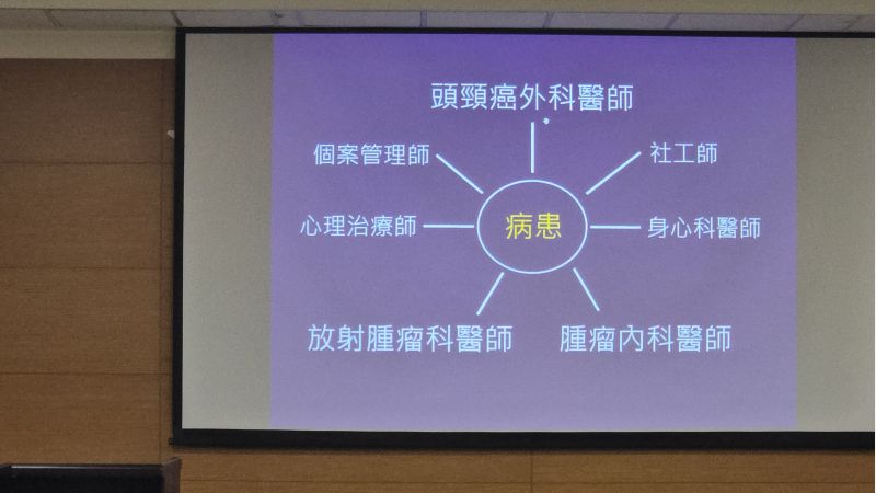 成大醫院腫瘤醫學部吳尚殷醫師分享 圖片來源:記者林清雲攝 成大醫院腫瘤醫學部吳尚殷醫師分享 圖片來源:記者林清雲攝