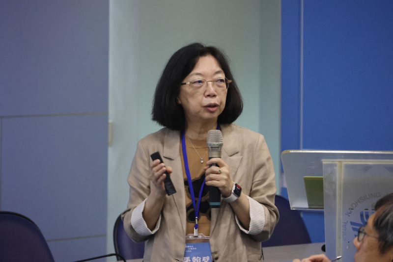 圖6.張翰璧教授介紹國科會人社中心計畫徵件 圖6.張翰璧教授介紹國科會人社中心計畫徵件