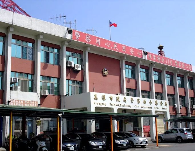 校園鬥毆事件小港分局如臨大敵,謹慎處置。 圖片來源:記者李柔寬 校園鬥毆事件小港分局如臨大敵,謹慎處置。 圖片來源:記者李柔寬