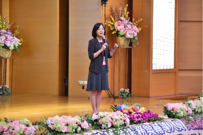 圖6.雲科大諮商輔導中心陳斐娟主任受邀實務與經驗分享 圖6.雲科大諮商輔導中心陳斐娟主任受邀實務與經驗分享