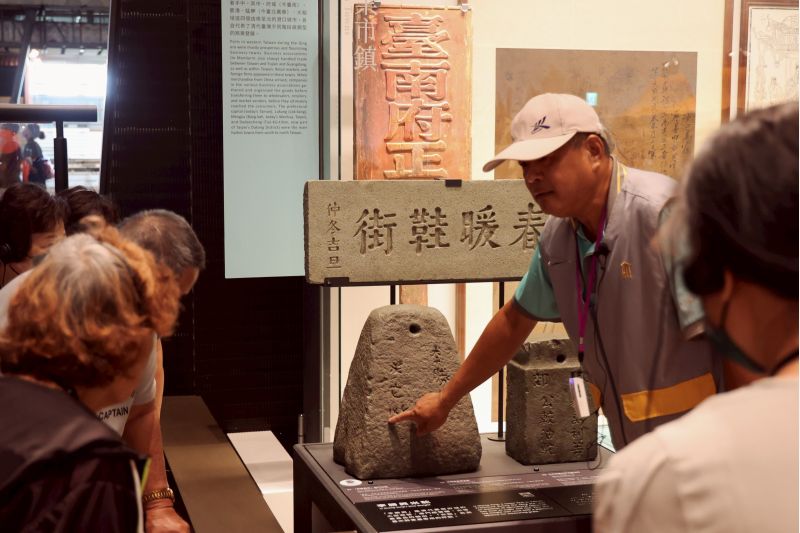 台灣歷史博物館化身友善社區的陪伴場域，長輩、家屬在影像中共創記憶與歸屬。