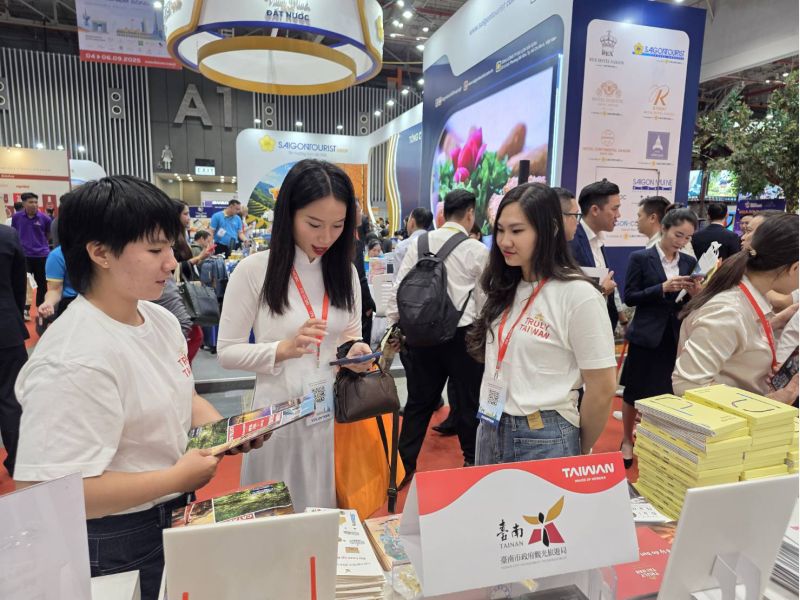 台灣歷史博物館化身友善社區的陪伴場域，長輩、家屬在影像中共創記憶與歸屬。