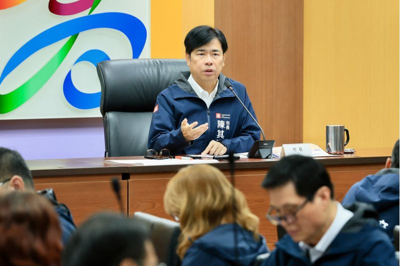高雄市長陳其邁陳其邁施政滿意度蟬聯六都第一 。