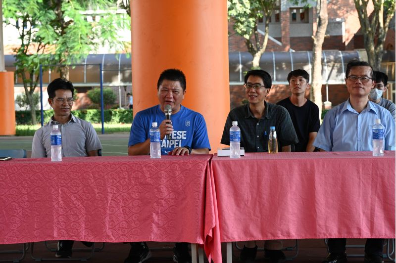 圖3.高師大陳膺成教授講評賽事生動精闢