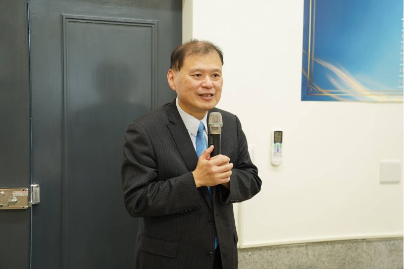 圖6.台灣知識庫董事長丘昌其強調,補教專業化是教育改革的延伸 圖6.台灣知識庫董事長丘昌其強調,補教專業化是教育改革的延伸