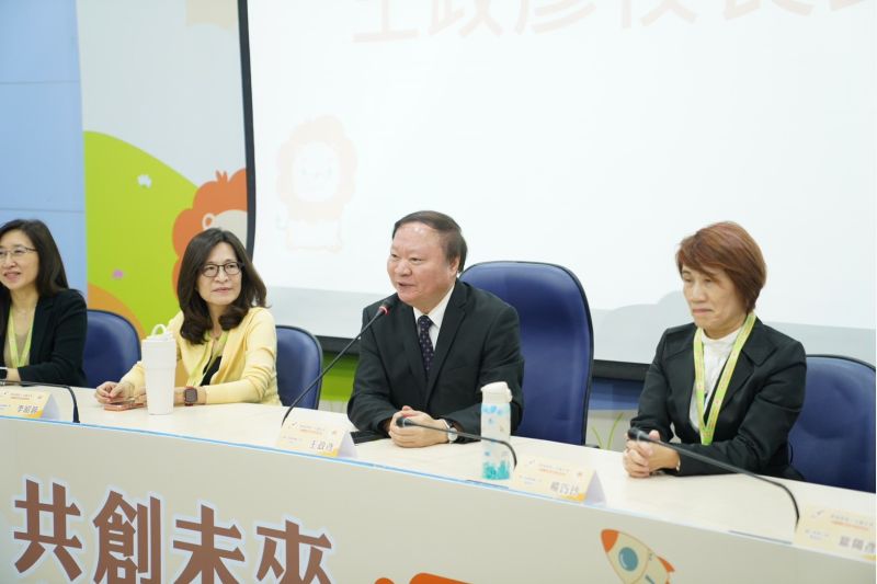 圖2.高師大王政彥校長受邀擔任開幕式貴賓與致詞 圖2.高師大王政彥校長受邀擔任開幕式貴賓與致詞