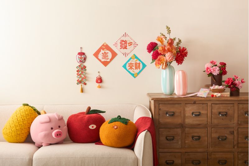 6F特賣場即日起至2月23日「HOLA 和樂家居」快閃進駐，春節聯名商品攜手新生代插畫家朱緹  圖片來源：遠東巨城