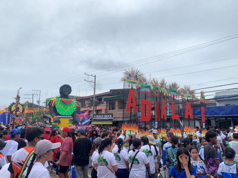 阿克蘭正在舉辦菲律賓知名節慶阿替阿替漢節