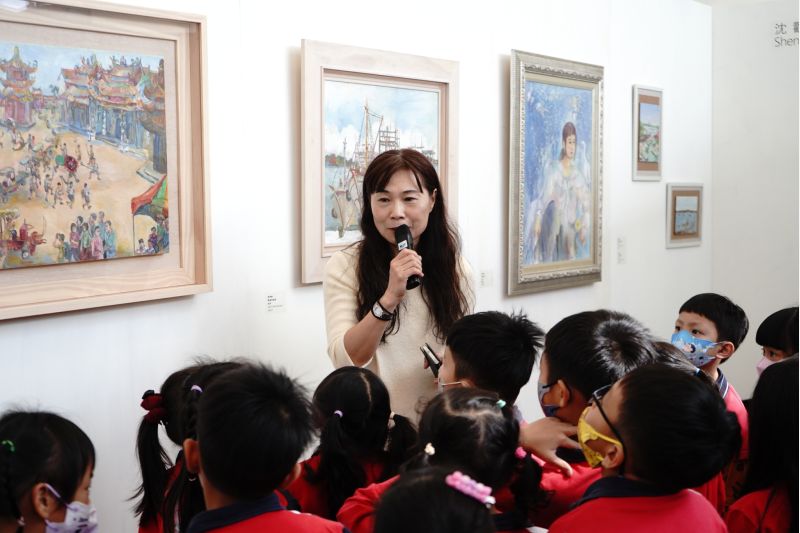 策展人沈觀毓分享創作理念。