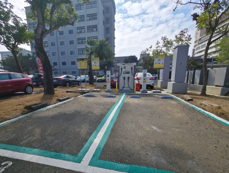 新營區民治市政中心第三區停車場.