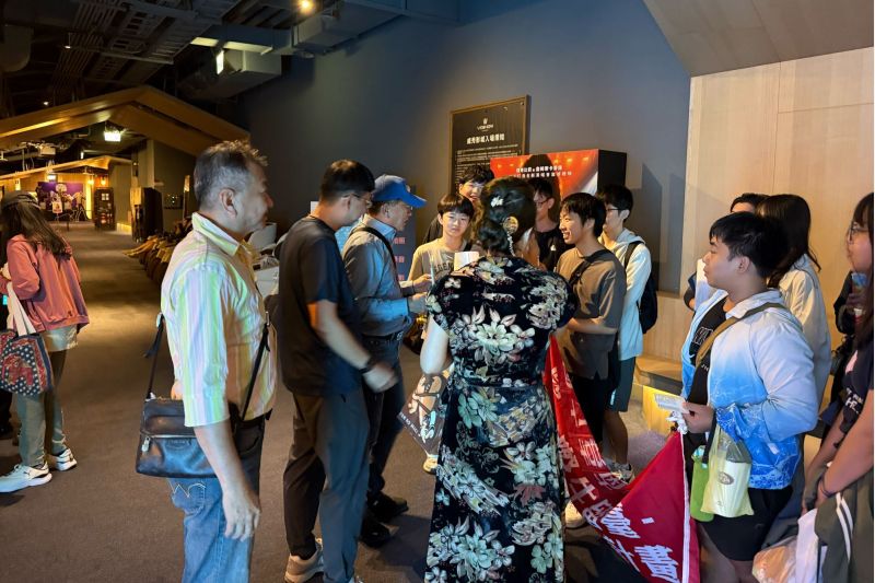 社團法人中華民國國民外交協會台南市會攜手南大校友服務中心辦理《祭弒》電影特映活動,共同促進國際學生文化交流與在地連結. 社團法人中華民國國民外交協會台南市會攜手南大校友服務中心辦理《祭弒》電影特映活動,共同促進國際學生文化交流與在地連結.