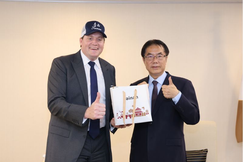 黃偉哲市長感謝張子霖處長任內對台南與美國交流的重視與支持